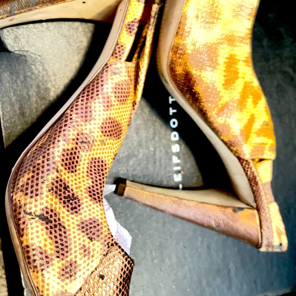 BCBG leopard print sling back heels. Size 10. Light wear.